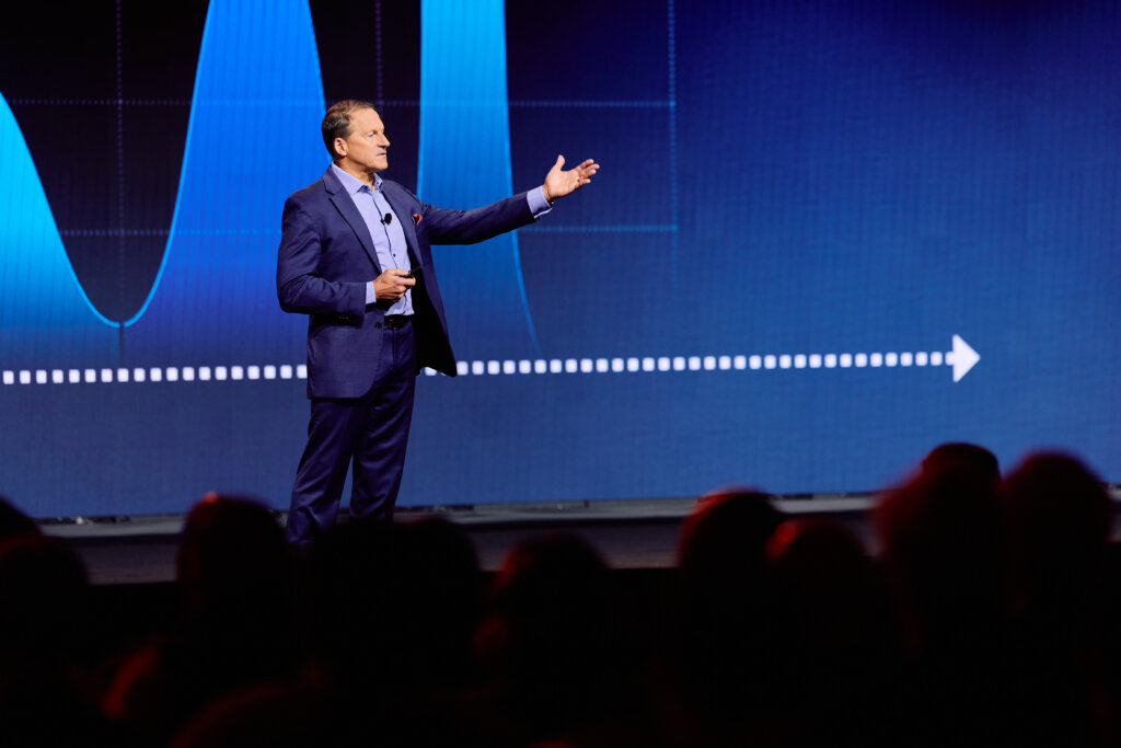 20251020_ConneXions_MikeKirschbaum_1145